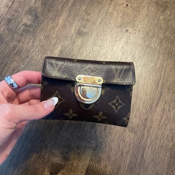 Louis Vuitton Monogram Canvas Koala Wallet - Picture 3 of 16